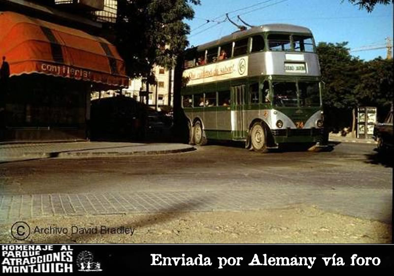 Autobús similar al del Parque de Atracciones de Montjuic